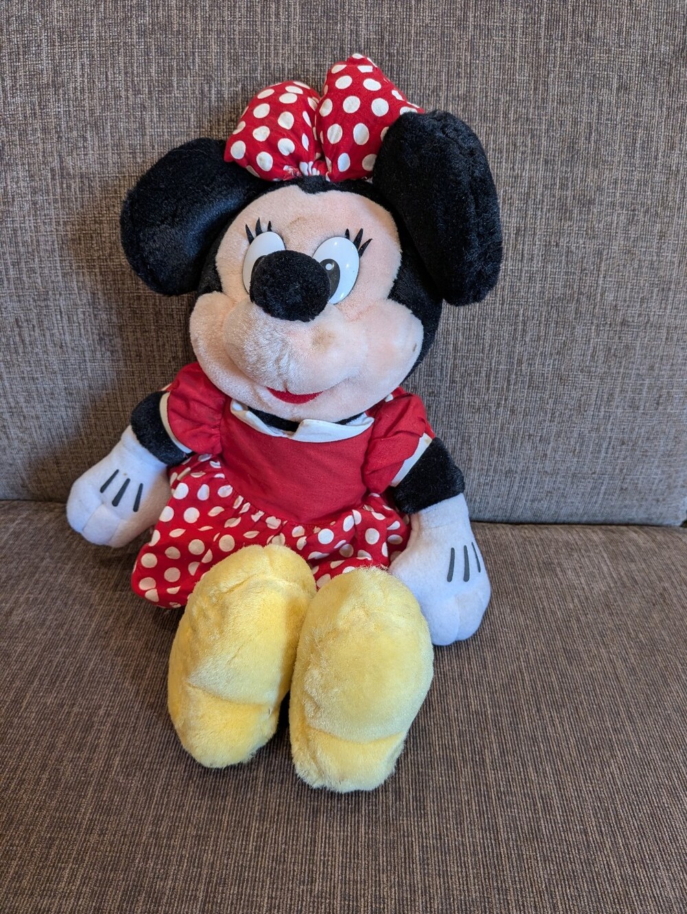 1980s Minnie Mouse Plush (15 Inches)